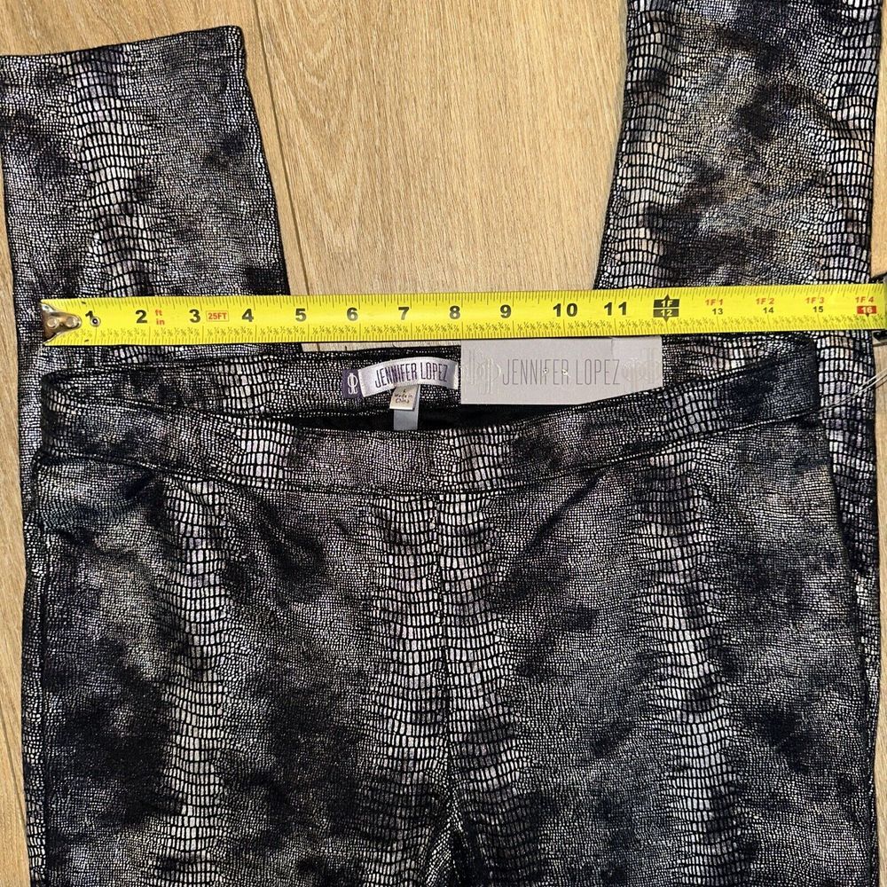 Jennifer Lopez Women's Jegging Black Snakeskin Size Large‎ Mid Rise NEW - Picture 2 of 8